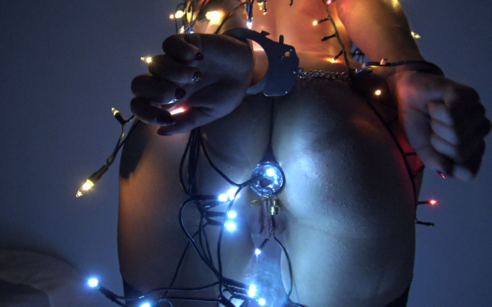 ScarletFitXX: Mein ganz eigener devoter und fickbarer Weihnachtsbaum wird vollgespritzt!