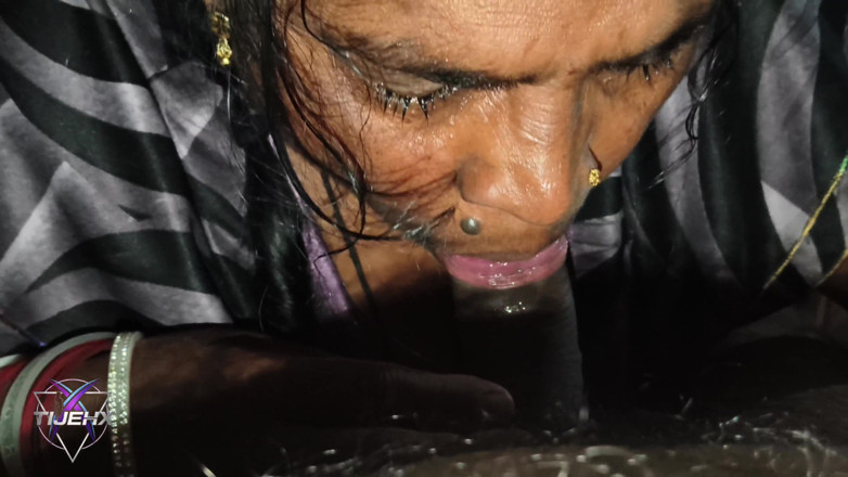 TijehX: Sangeeta si kakak ipar india lagi asik nyepong kontol dan...