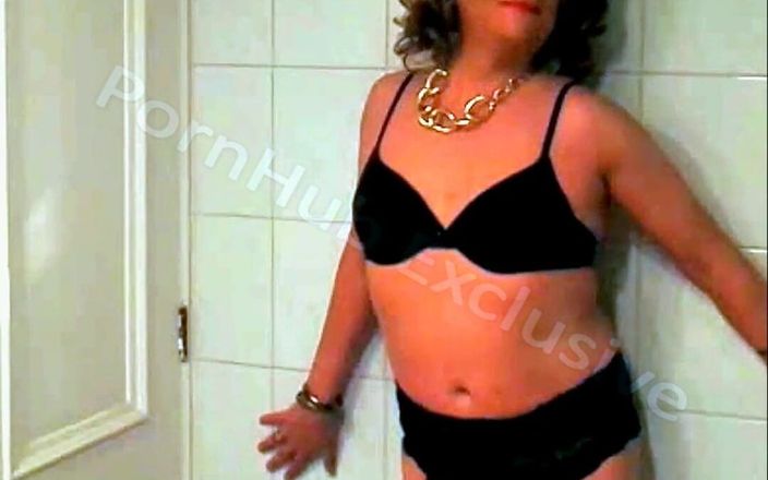 HectorChile1969: Maturo travestito Fernanda in lingerie