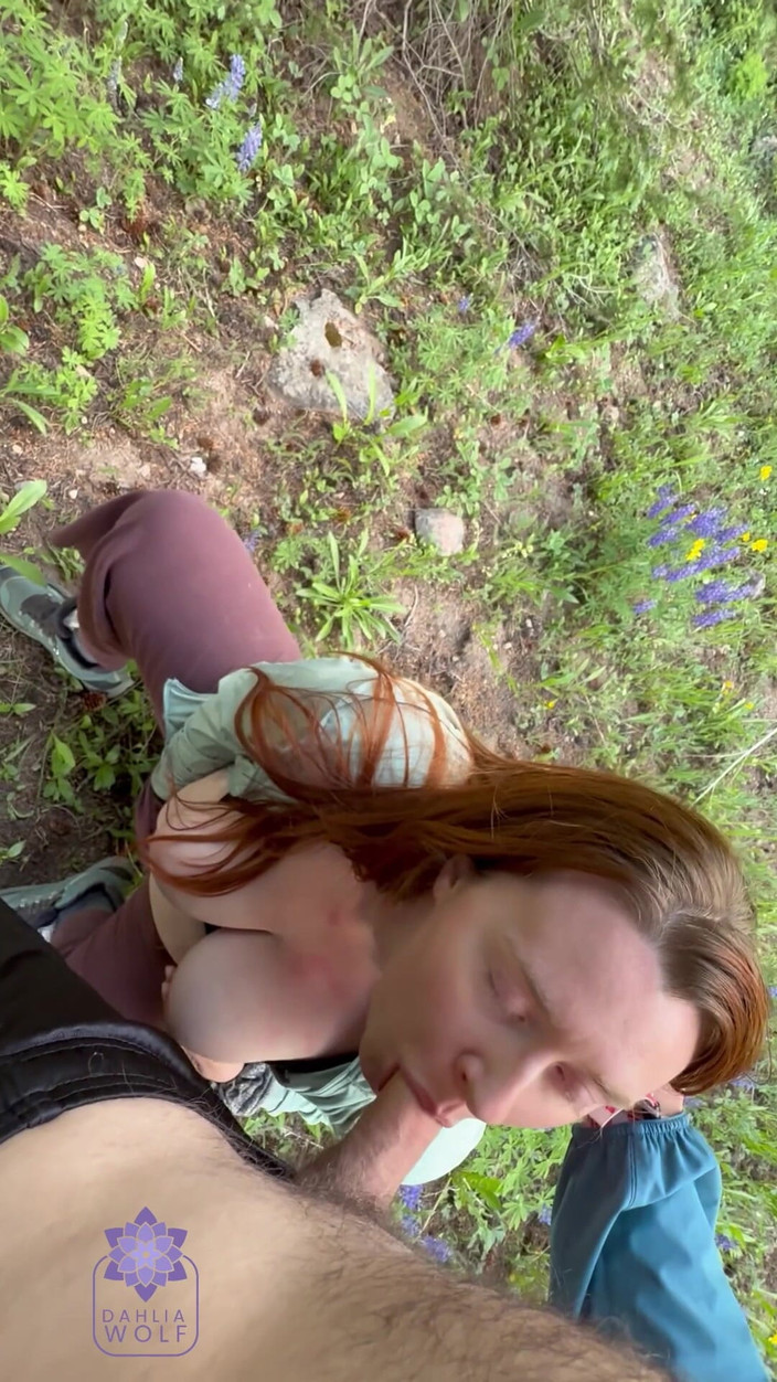 Dahlia Wolf: Fast erwischt - heißes paar, camping und wandern, sexvideo