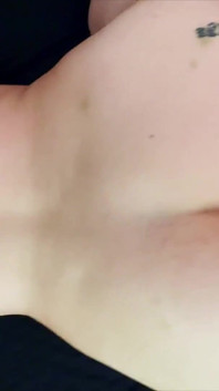RAGAZZA bianca con culo perfetto lavora il cazzo e viene sborrata dentro pov (più angoli)
