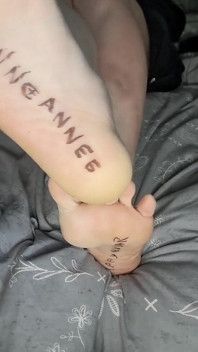 Ich Zeige Meine Füße Und Masturbiere Zum Neuen Jahr