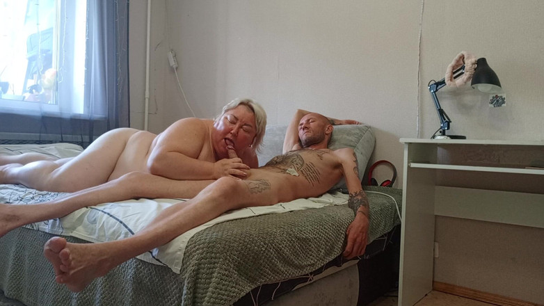 Zona901: Styvmamma älskar att göra djup avsugning och känna smaken av tjock...