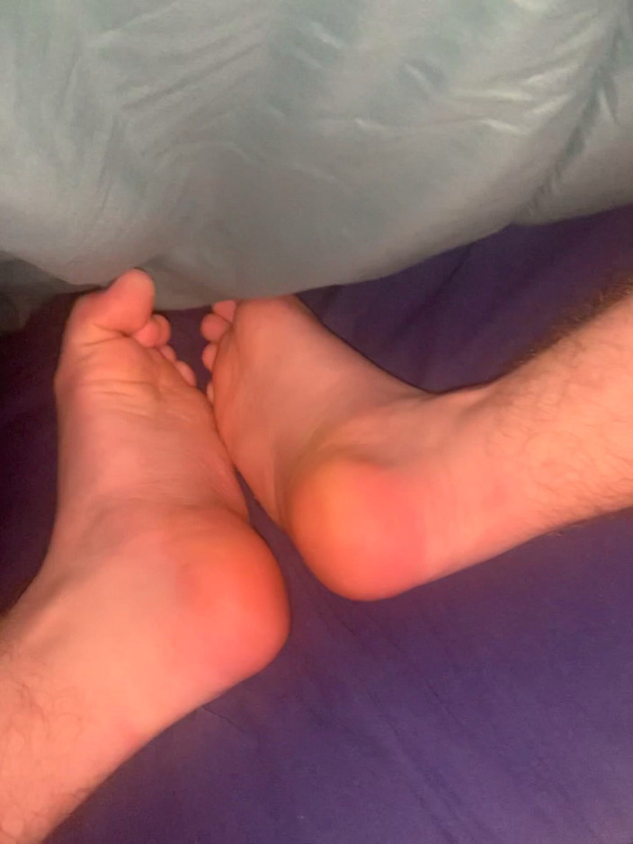 Fetish Boy: Tôn sùng bàn chân cho con đĩ