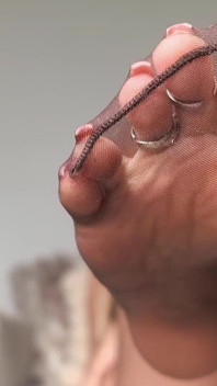 Little Sacrifice Under My Nylon Toes - Overlevingstests & Wrede Einde