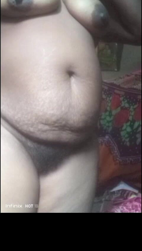 Auntixxx69: Teyze amını yağlıyor