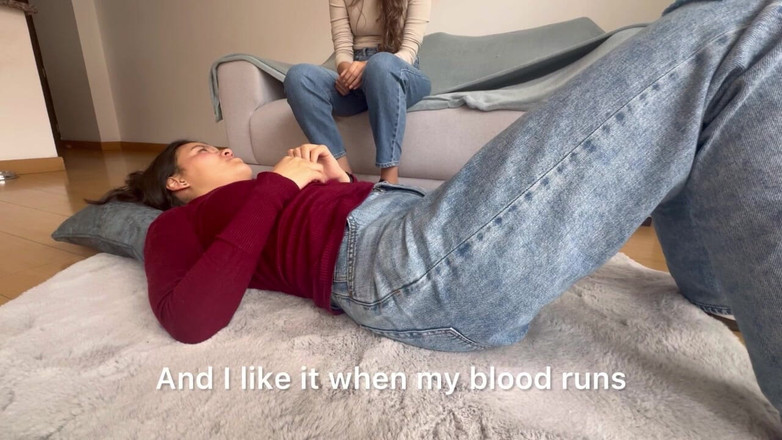 scarlettandc: Fetiš na nohy mezi lesbami