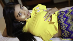 John Tron X: Johntronx - कामुक पतली थाई शौकिया को अपनी चूत के अंदर बड़ा लंड पसंद है