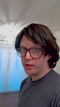 Danni Marie - प्यारी पहली बार हस्तमैथुन करती है और लंड चूसती है