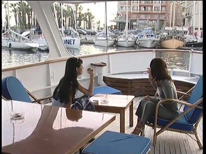 Real porno and movies XXX: Memek dan toket aduhai cewek hot ini dientot dua kontol...