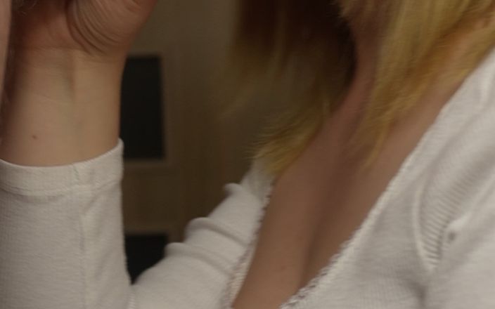 Kessieyoy: Le di una mamada y él se corre en mis tetas