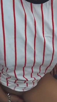 Chav Louise knullar sig själv i trappan