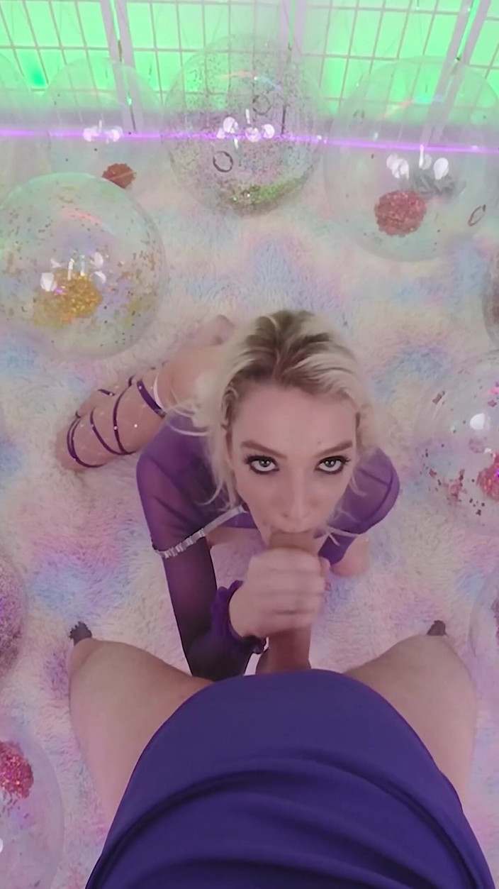 Swallowbay 2D: Kenna James, blonde innocente et sexy, séduit une bite pour...