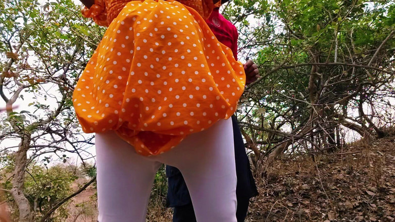 Premi pooja: Se puso de humor y la folló por el culo