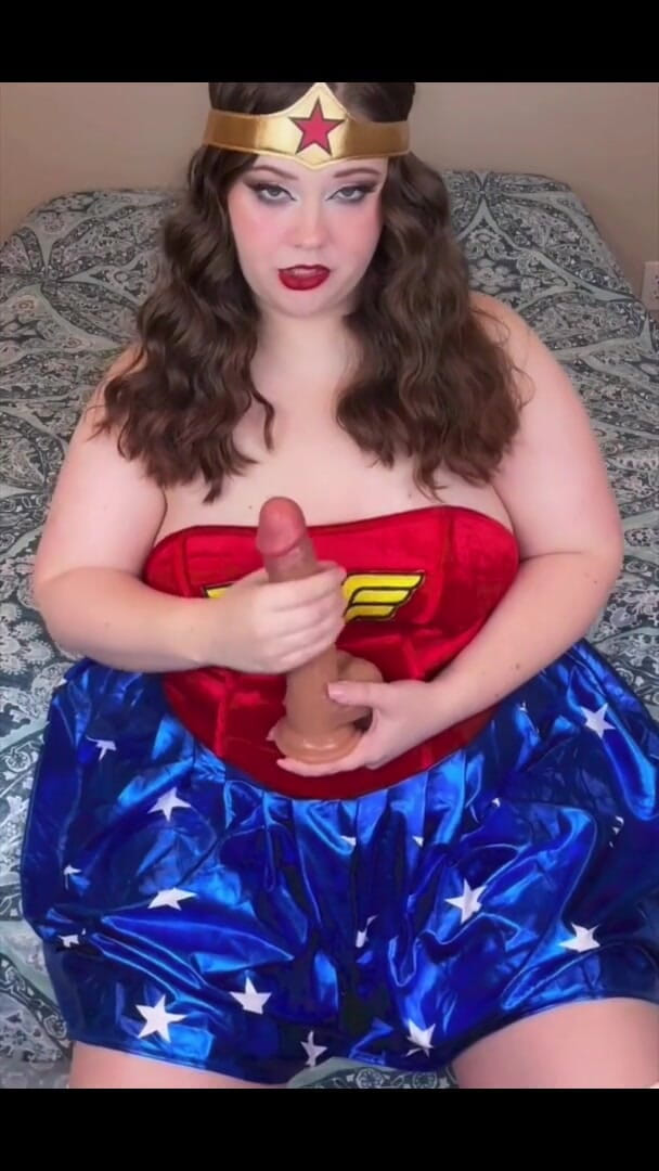Prettyin puddles: Wonder woman und der sperma übertragende bösewicht