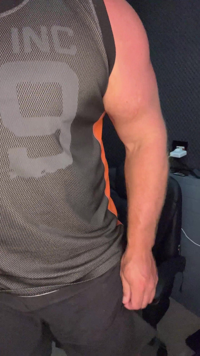 Jack stacked: Ddy cơ bắp bắt gặp bạn