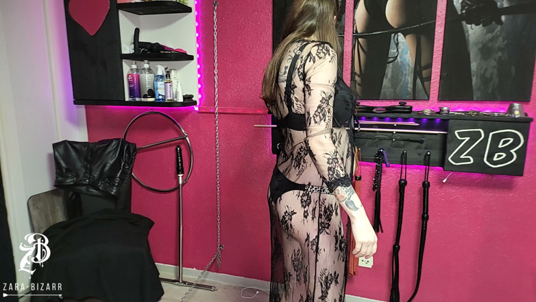 Zara Bizarr: Ballbusting - sounding e CBT