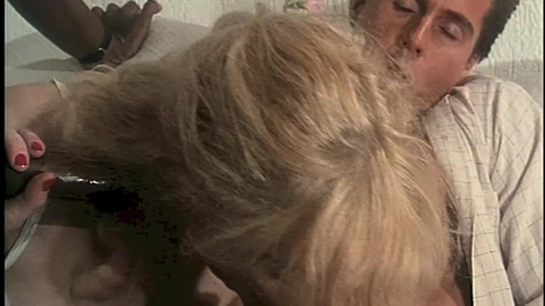 Inthe MILF room: Orgia Con La Suocera in Calore E Il Nero