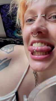 No Makeup Goth Girl Mouth Tour with Hand Mirror