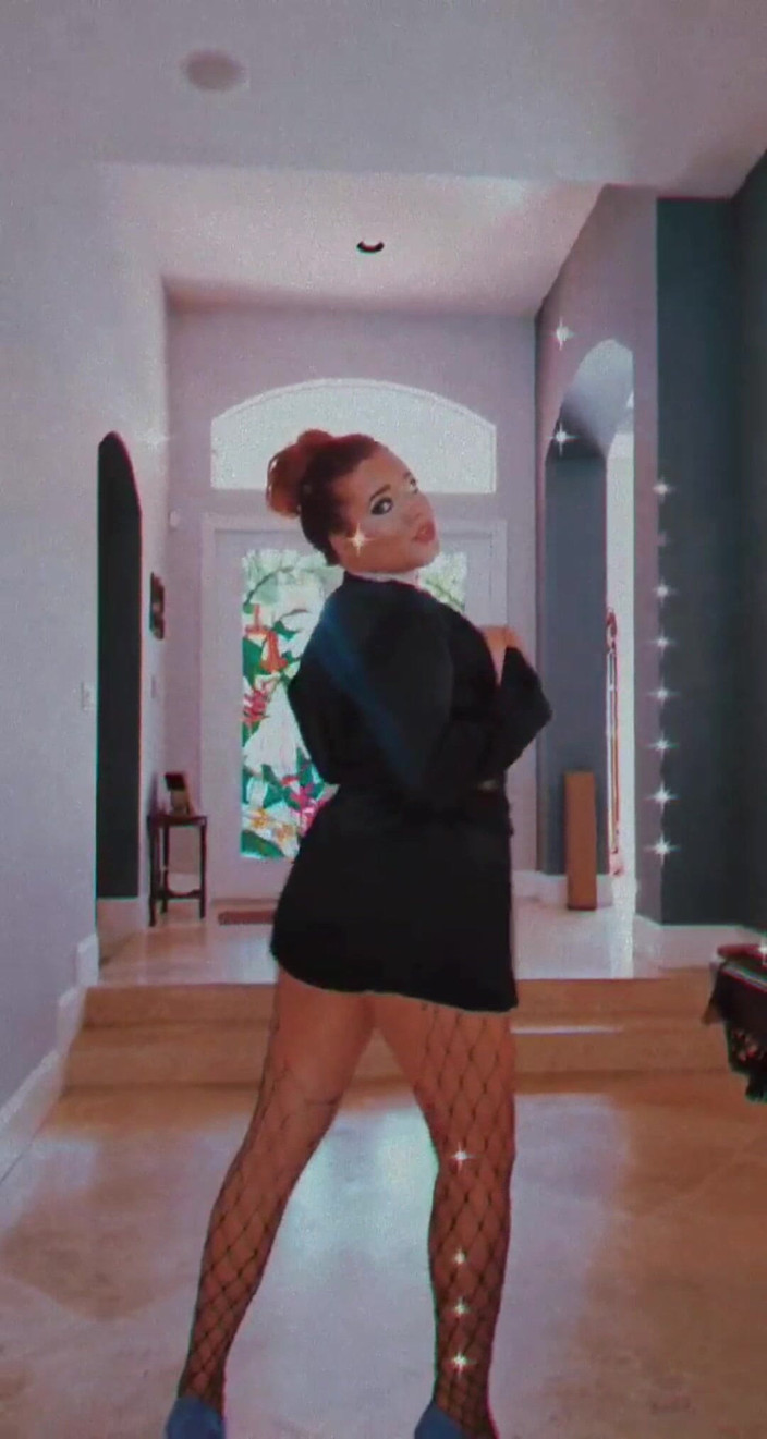 Annabelle Rogers: Seronok di Fisnhets and Heels