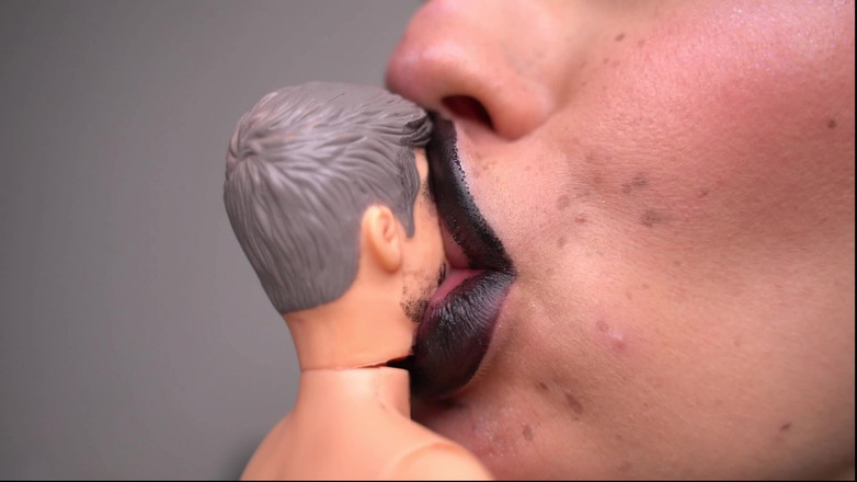 Rarible Diamond: Něžná obryně Lepkavý polibek 4