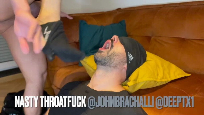 Deeptx1: पोर्न स्टार John Brachalli मेरे गले को चोदती है