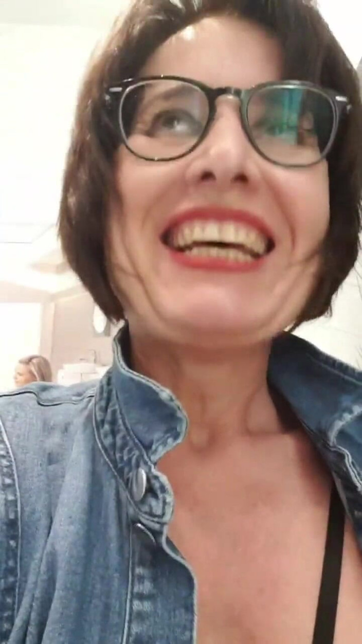 JulieEroticDress: Showroom Orgasm