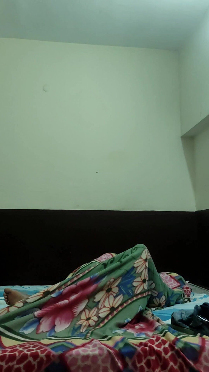 Hindiaudioadda1: 寝室でこっそり楽しむ恋人たち