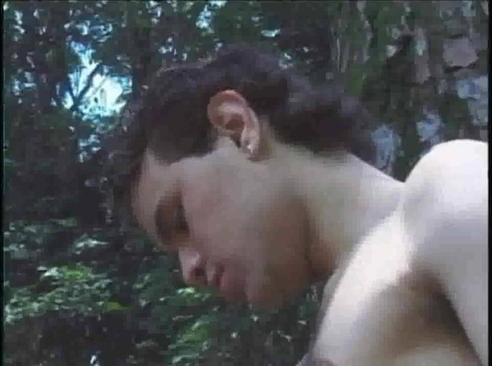 Shemale videos: Latinoamerická shemale ošukaná hetero venku