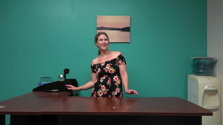 Jerky Girls: Dipukuli dan dipukuli oleh Danielle menampilkan Danielle