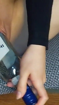 Riesige Flasche in der Tiefe des