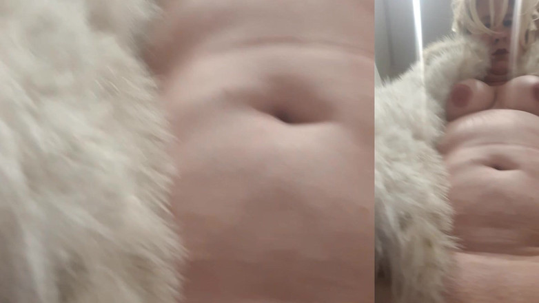 Trans fur bitch: Transweekdayfurslut ukazuje prdel a péro v Bílé Fakefurs