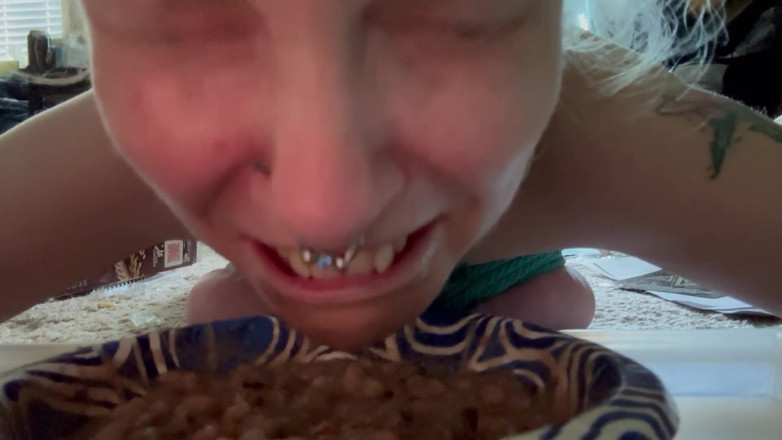 Hot potato girl: Humiliating Dinner Time