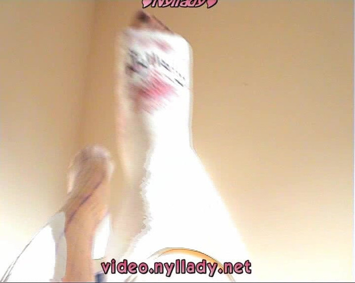 Nyllady: Ich spiele mit meinen beincast und nylonsocken