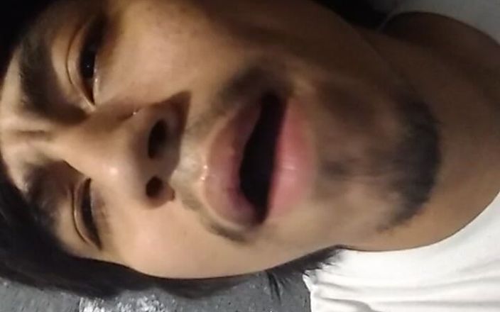 AlexAlejandro13: 내 창녀를 만져줘