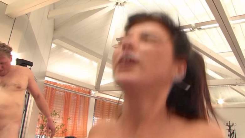 Videos Francaises: Murzynka i jej francuska przyjaciółka zerżnięta razem