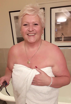 Uk Joolz: Škádlení ručníkem