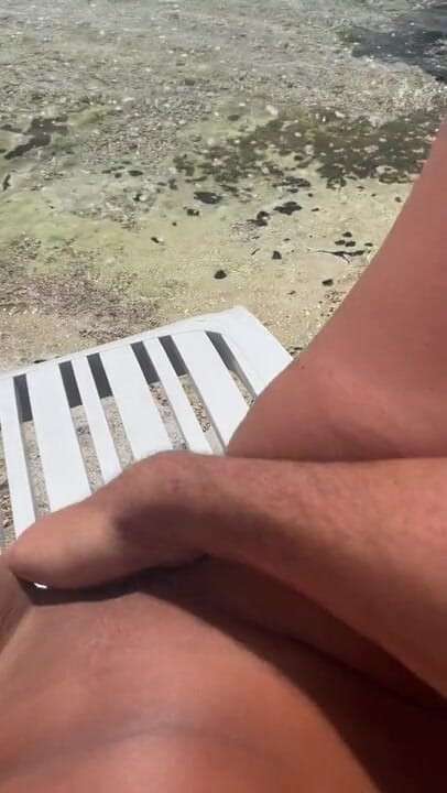 Spuirtcouplexxxx: Mega chorro en la playa de Valalta, cerca de la...