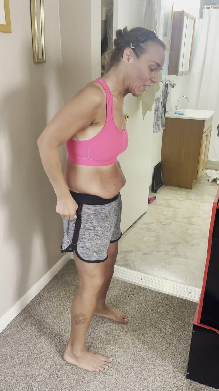 Sweet Marie: 옷을 벗고 너희들을 위해 내 엉덩이를 퍼뜨리고 내 새 드레스를 포즈를 취하다