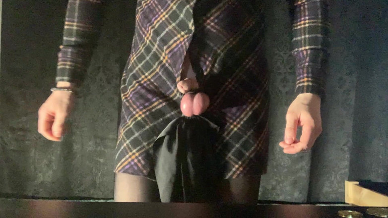 Valentine Tiger: Crossdressers Self klapsy z wiązanymi kulkami i małym kutasem