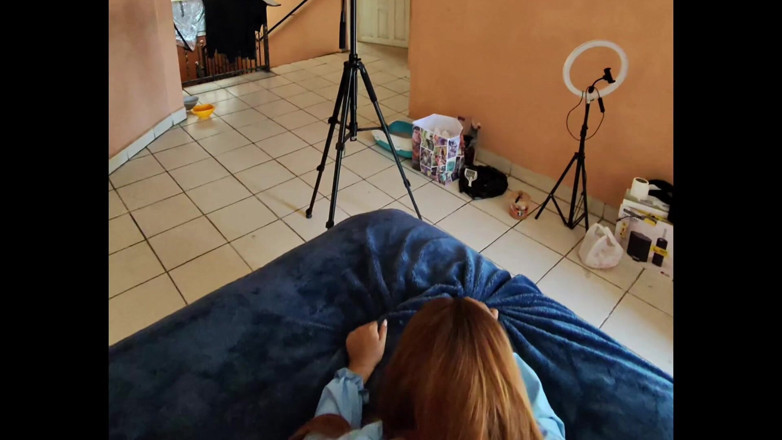Moo DBOXXX: Je zralá influencerka souhlasí