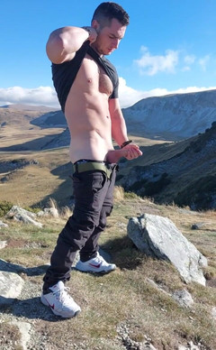 Michael Ragnar: Trans l'arrapante +2000m si masturba