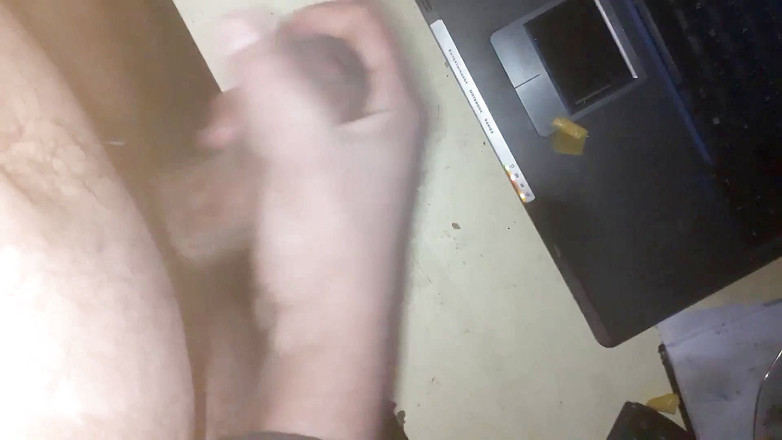 Ricsi: 给我撸管并高潮