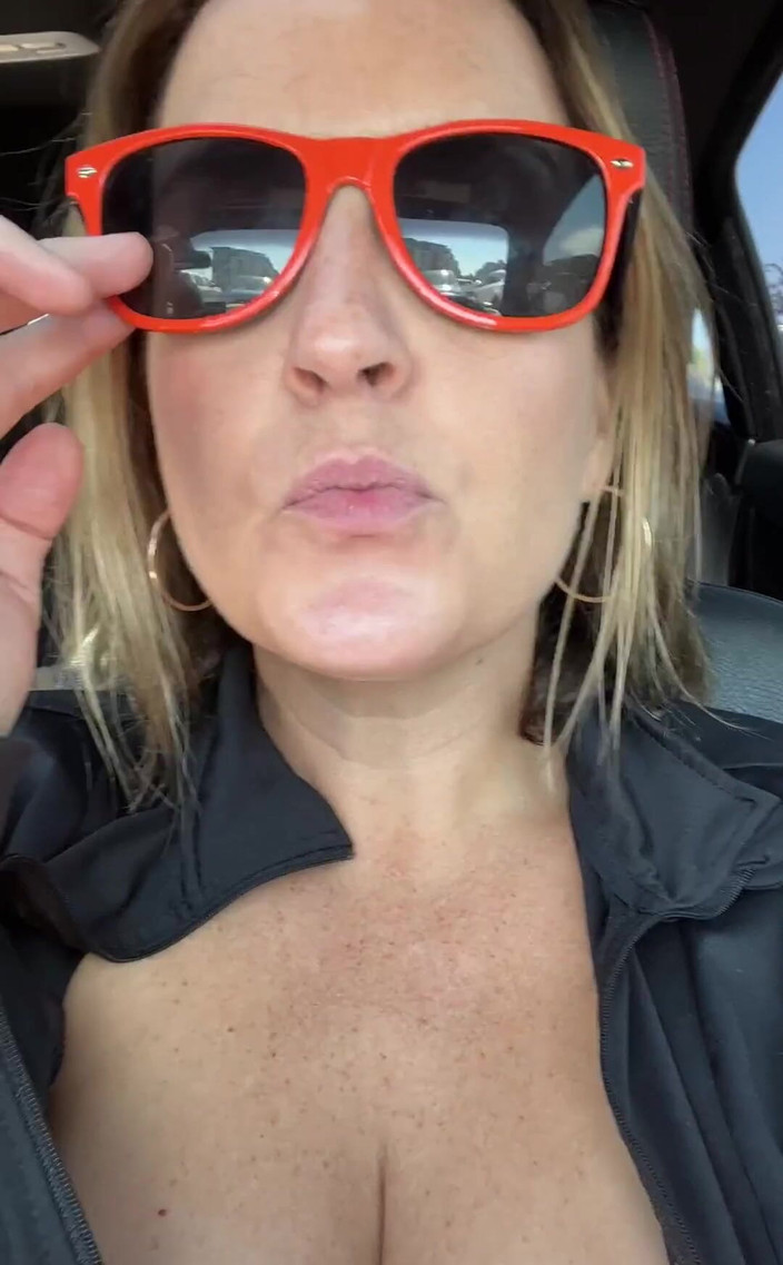 Avril Showers: I Booked My Trip! I Go to Toronto in a...