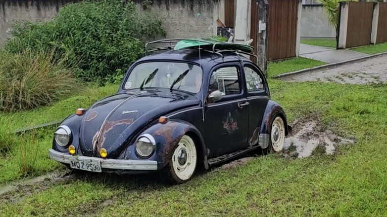 M4ndy: Bermain dalam katil dengan Beetle