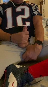 Jockdad87 знімає купу сперми в його футбольному спорядженні