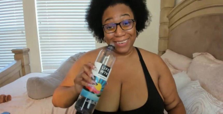 Josie4yourpleasure: Stream zahájen 11.07.2022 07:04 pm