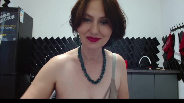 ANGELA_LADY: A Blowjob and a MILF’s Sagging Tits-that’s Delicious.