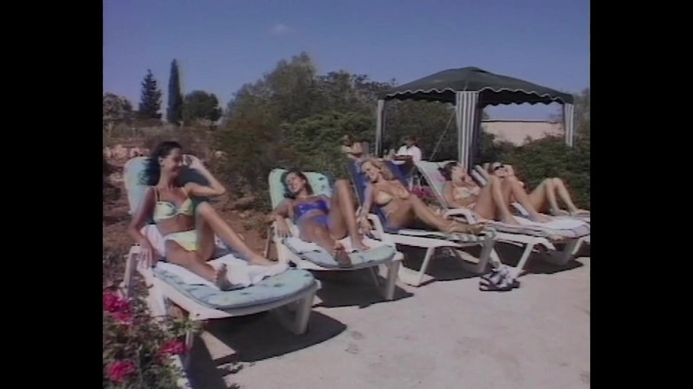 MMV and Eroticplanet Clips: Žhavá kundička je až na plážové kurva