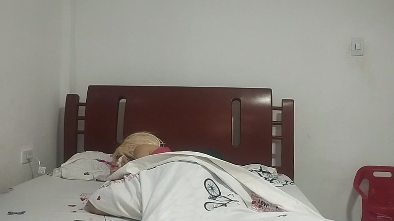 Mr_jhovin: Kakak tiri saya sedang melakukan Tik Tok dan saya menemukannya...